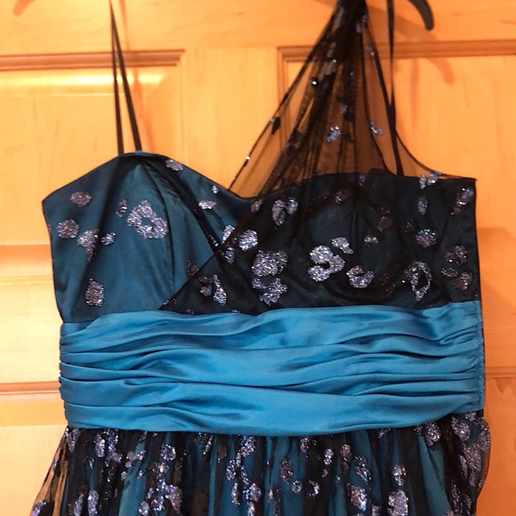 Homecoming Dress - Picture 5 of 6